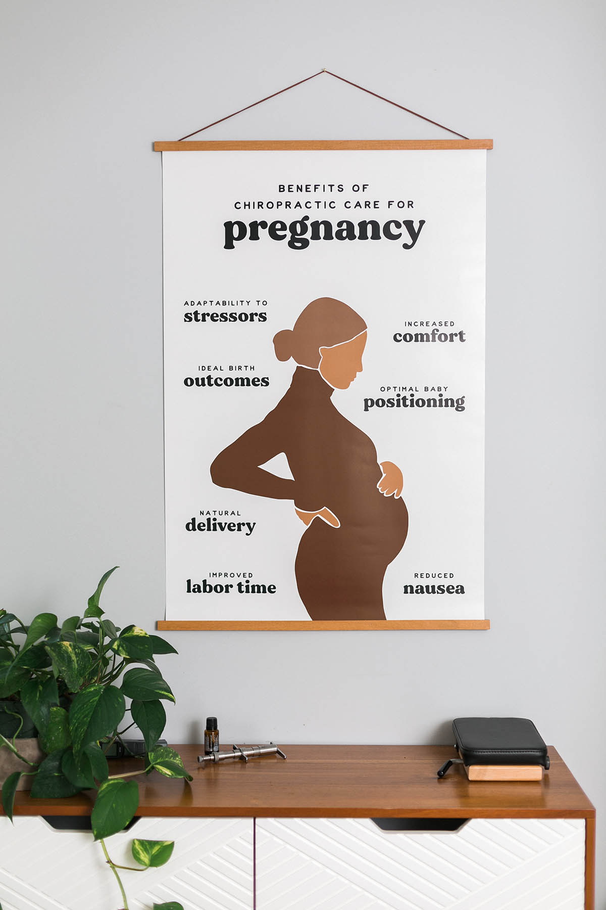 pregnancy chiropractor, wellnest chiropractic woman-owned business milwaukee wisconsin, photo by mybrandphotographer